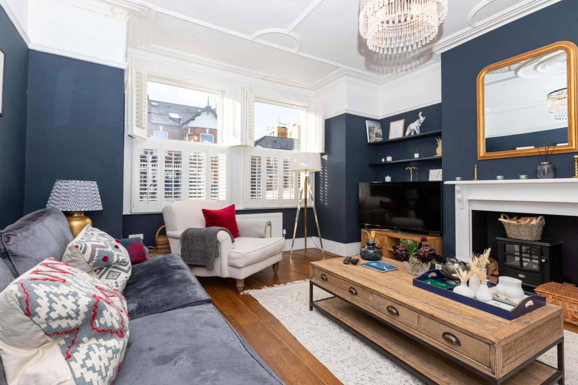 Gorgeous 3 Bedroom In Quaint Southfields Appartement
